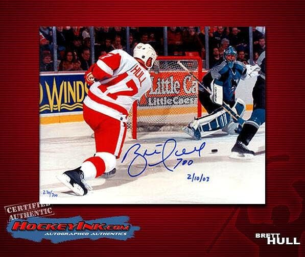 Брет Хъл 700 С автограф на Детройт Ред Уингс 8 x 10 Снимки -70058 - Снимки на НХЛ с автограф