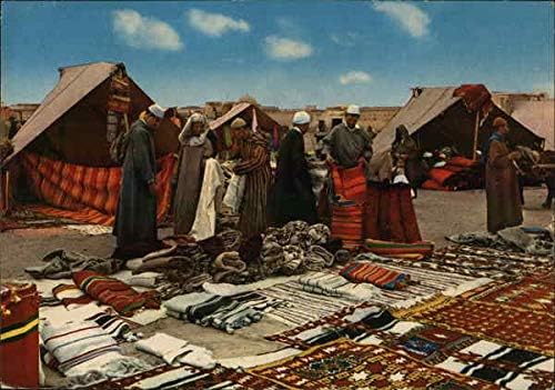 Бедуините се продават килими Африка Мароко Оригиналната реколта картичка 1970