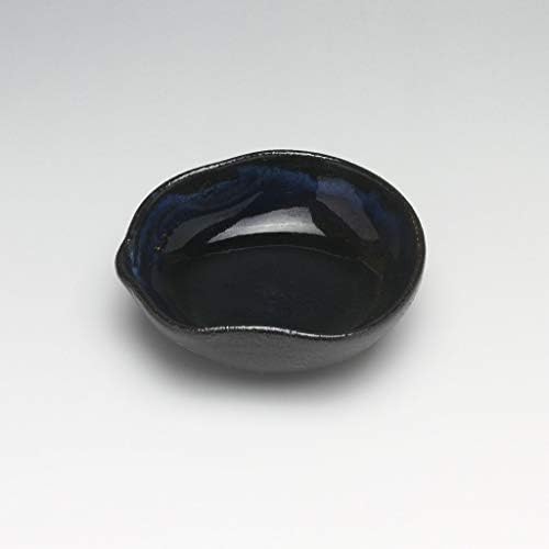 Черна чаша за саке Сакзуки производство Кадзуса Носака. Традиционните японски керамични съдове за хагирования.