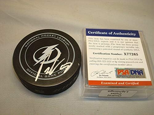 Ондрей Камари подписа договор с Тампа Бей Светкавица на официалната хокей шайба PSA/DNA COA 1A - за Миене на НХЛ с автограф