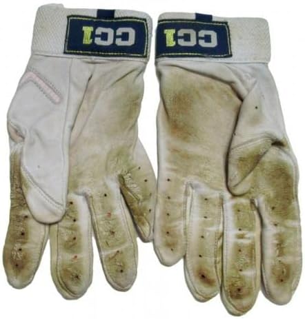 Използваните ръкавици за игра на Карлос Кореа Адидас White CC1, двойка XL - MLB, които се използват ръкавици за игра