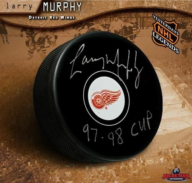 ЛАРИ МЪРФИ подписа на шайбата на Детройт Ред Уингс , с надпис Чаша 97-98 - за Миене на НХЛ с автограф
