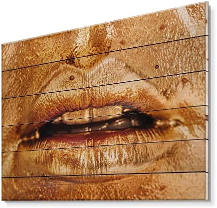 DesignQ в Едър план на Женските устни С Ярко Златист Грим Съвременен Декор на стени от дърво, Стенно Изкуство на портокал