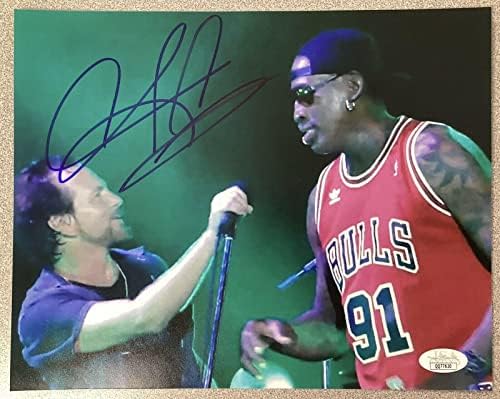 Денис Родман, Подписано Снимка 8x10 Баскетбол Bulls С Автограф на Еди Веддера ХОФА JSA - Снимки на НБА с автограф